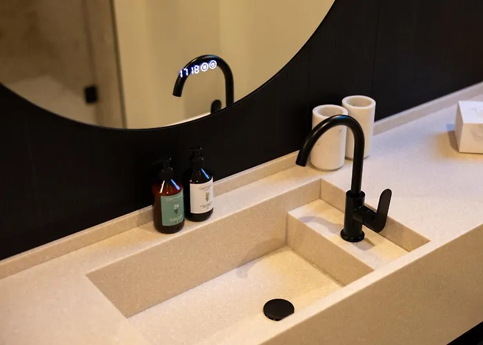 Les By Cave Vauban *